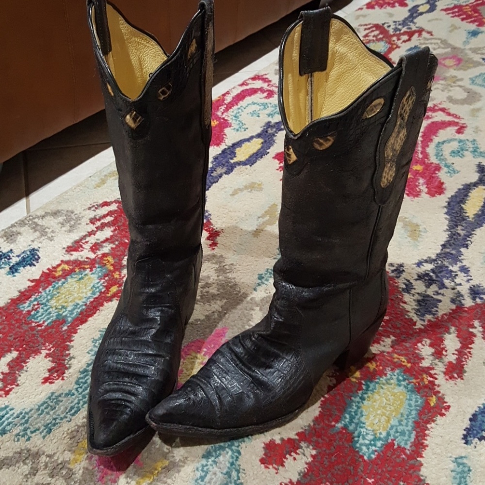 Black leather/caiman detail western boots